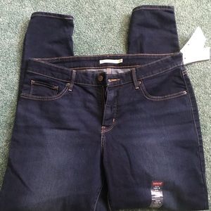 Levi’s Womens Jeans NEW 18W M